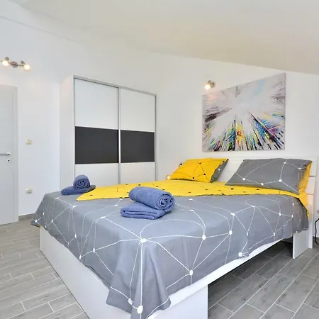 Apartman Sea View Luxury Apartments, Ala Da