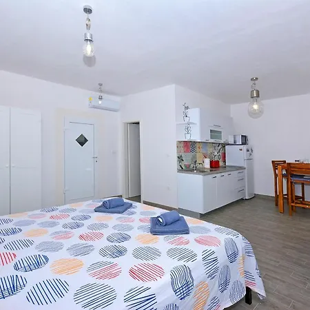 Sea View Luxury Apartments, Ala Da