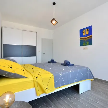 Sea View Luxury Apartments, Ala Da *