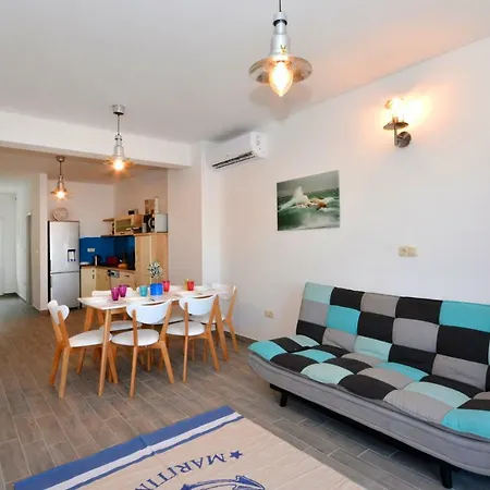 Sea View Luxury Apartments, Ala Da