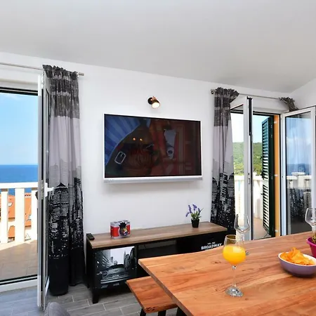 Sea View Luxury Apartments, Ala Da